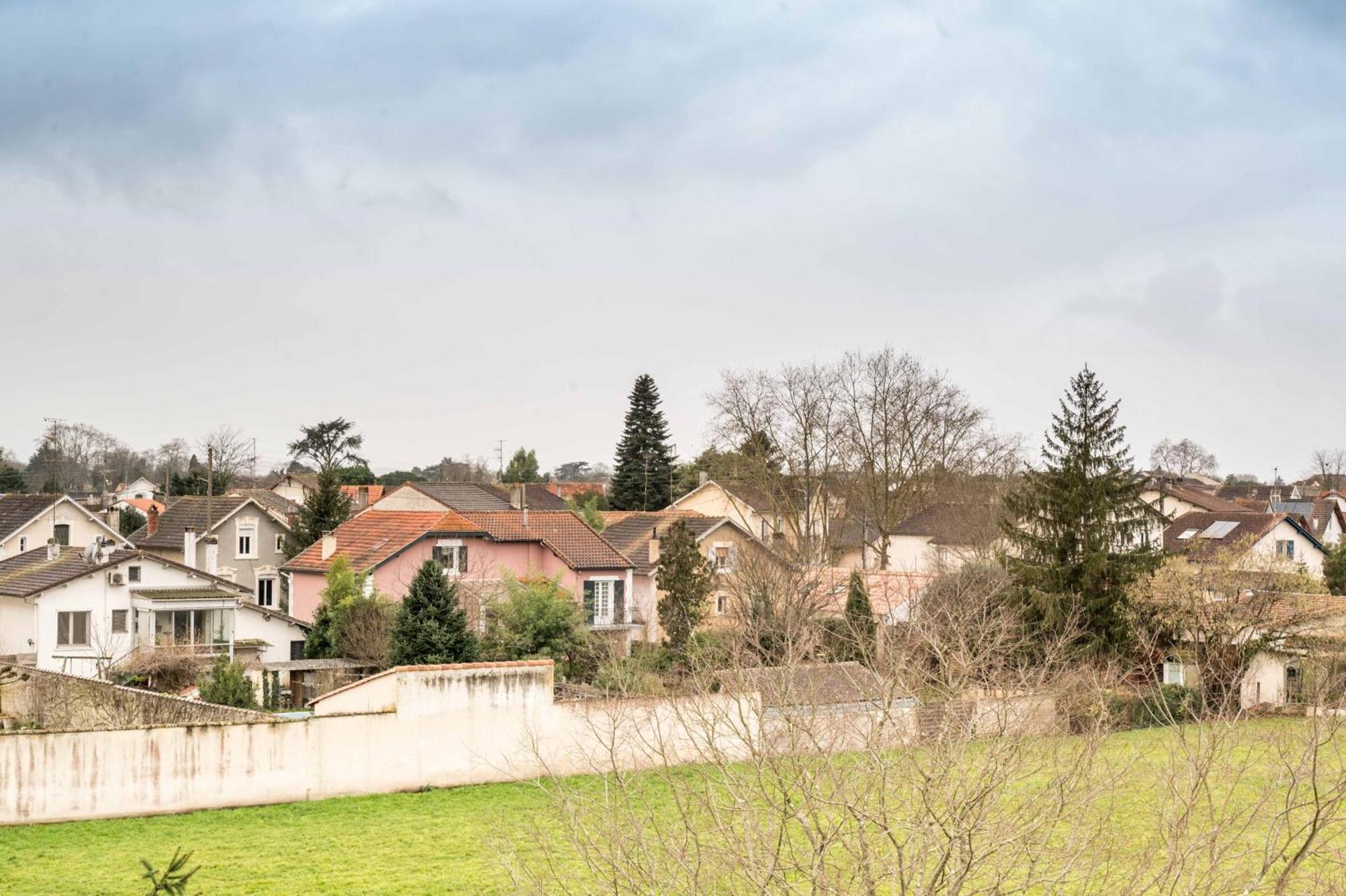 Le Ambroise - T3 Spacieux Et Calme Avec Parking Gratuit Bergerac Exteriör bild